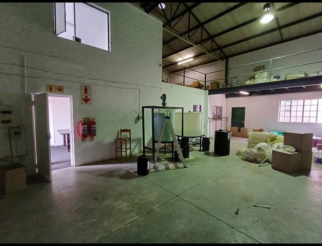 225M² MINI FACTORY TO LET IN KYA SANDS
